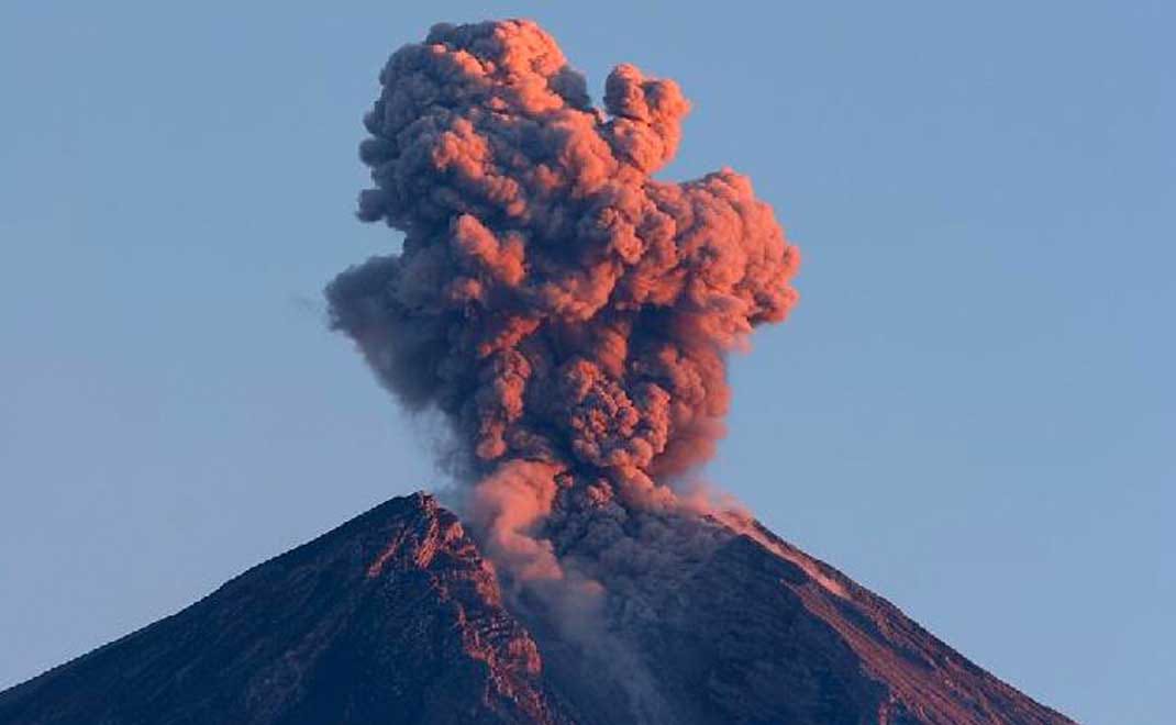 Aktivitas Vulkanik G. Semeru Masih Tinggi, Masyarakat Diminta Waspadai Jarak Aman