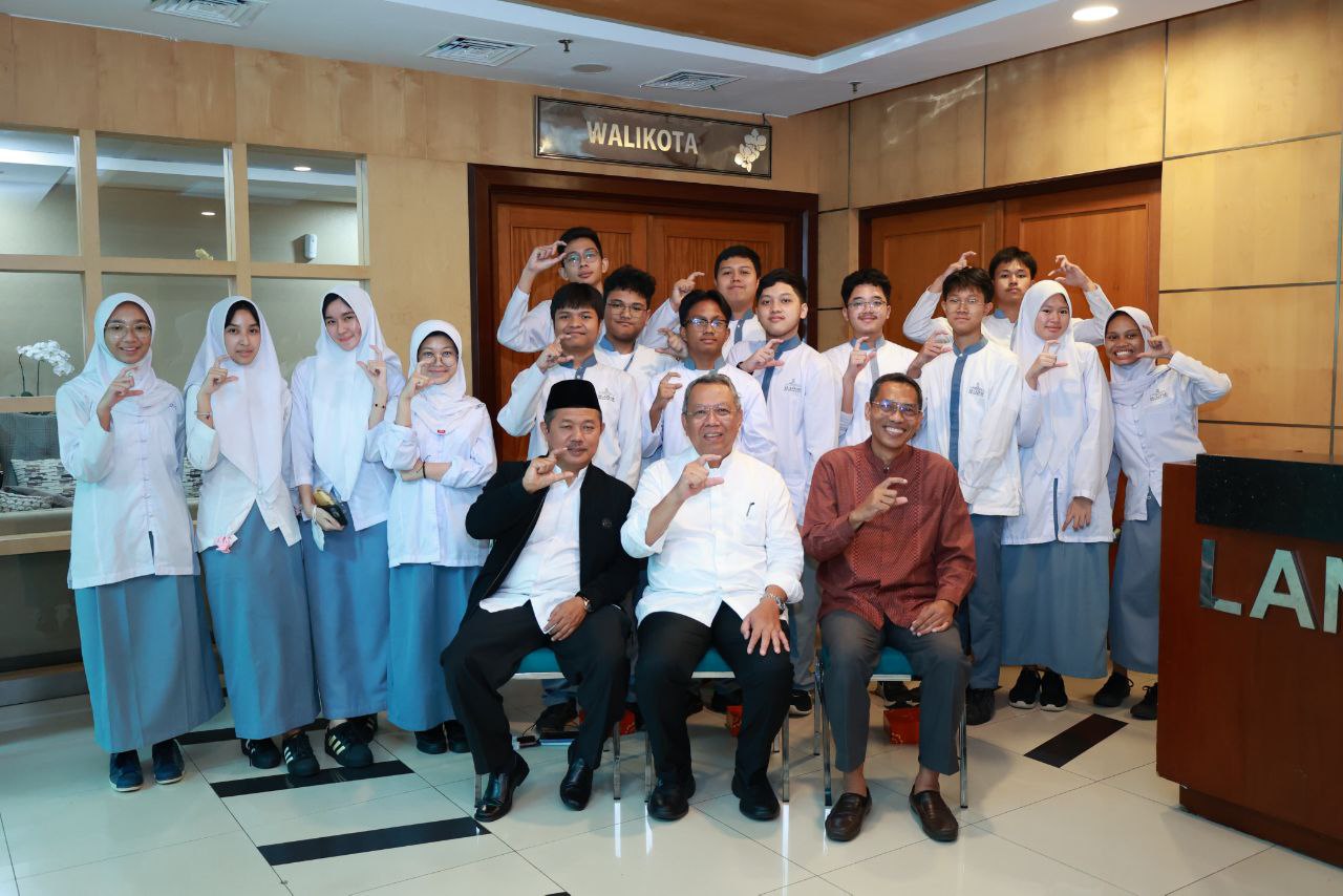 Keren! SMA Al-Azhar Tangsel Terbang Ke Amerika Ikuti Kompetisi National High School Model United Nation