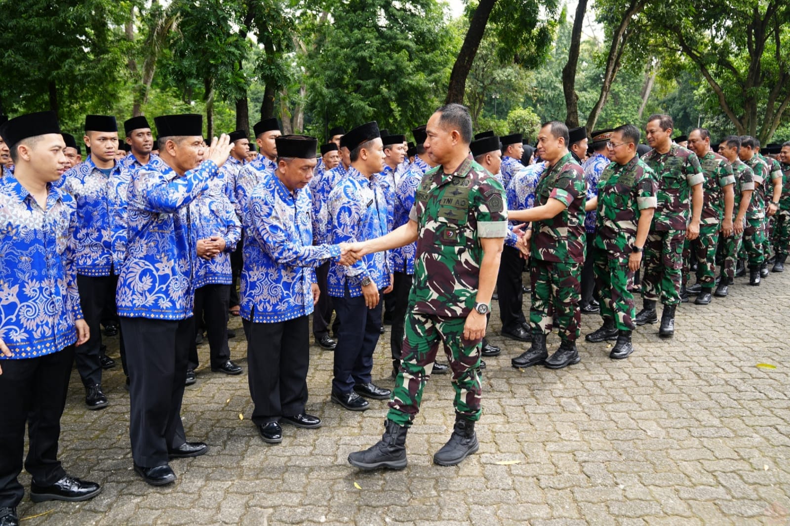 Panglima TNI Lepas 285 Prajurit dan ASN Jamaah Umroh Mabes TNI