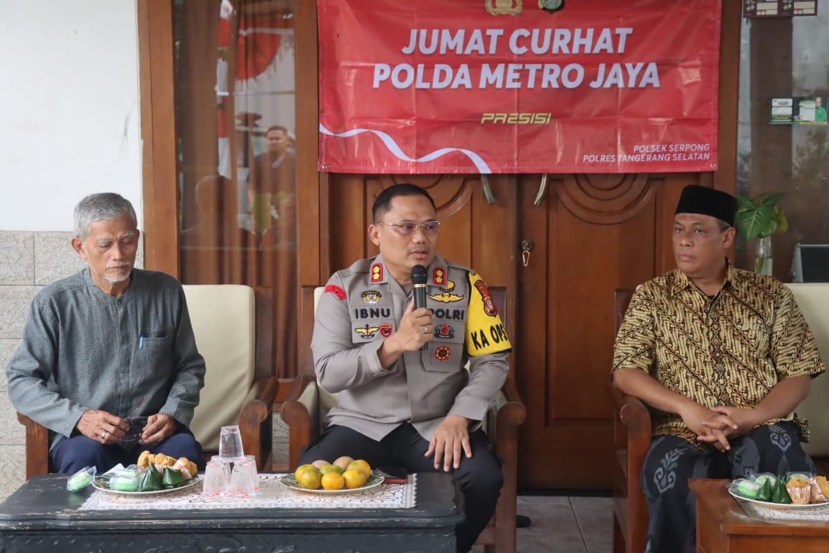 Di Jum’at Curhat, Kapolres Tangsel Dengarkan Aduan Warga RW.02  Cilenggang Terkait Narkoba, Kenakalan Remaja dan Lalu Lintas 