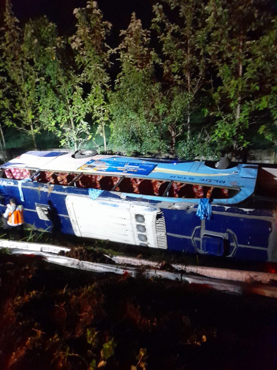 Bus Rombongan Peziarah dari Tangsel Kecelakaan di Tol Palimanan