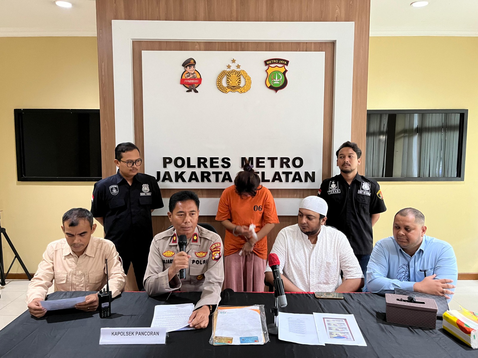 Viral di Medsos, ART Curi 4 ATM Majikan, Sempat Tarik Uang Tunai, Kini Ditangkap Polsek Pancoran