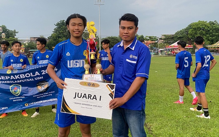Tim UKM Sepak Bola USM Juarai Trofeo USM 2024
