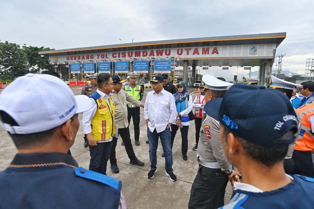 Menteri Perhubungan Cek Infrastruktur Transportasi di Jawa Barat Jelang Arus Mudik Lebaran 2024
