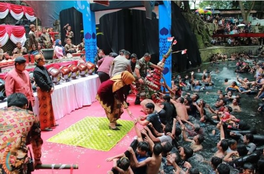 Tradisi Padusan dan Kirab Kendi dari 21 Mata Air di Cokro Klaten, Ini Filosofinya
