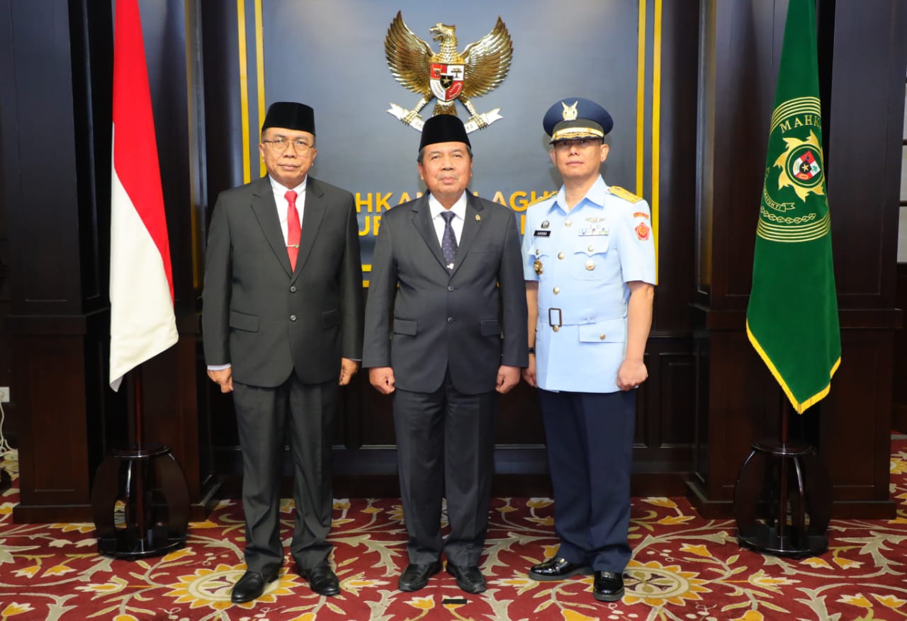 Ketua Mahkamah Agung Lantik Dirjen Badilag dan Dirjen Badimiltun 