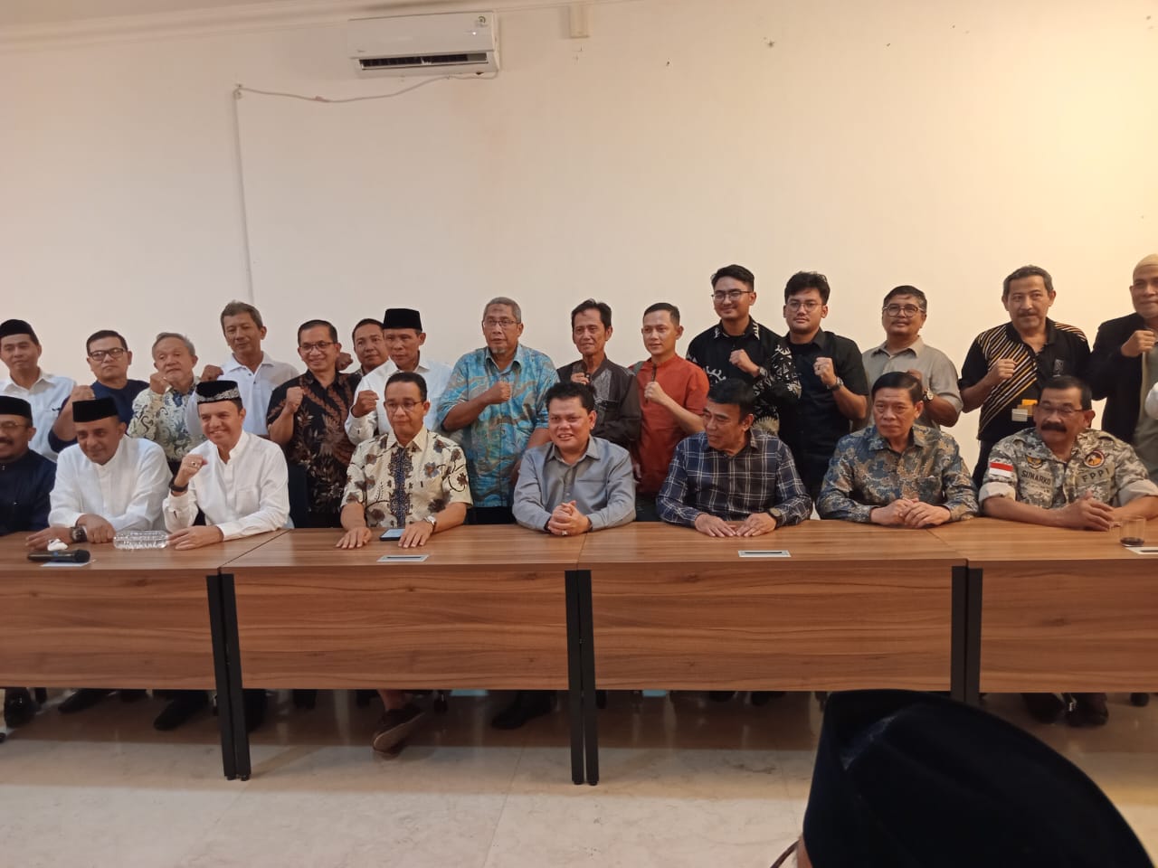 Dikatai Cengeng, Kubu 01 Sebut Hotman Paris Bakal Menangis, Otto Masuk Kamar Gak Keluar-keluar