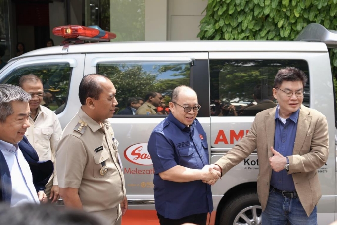 Tunjukkan Komitmen Tanggung Jawab Sosial, PT Sasa Inti Sumbangkan Ambulans ke PMI