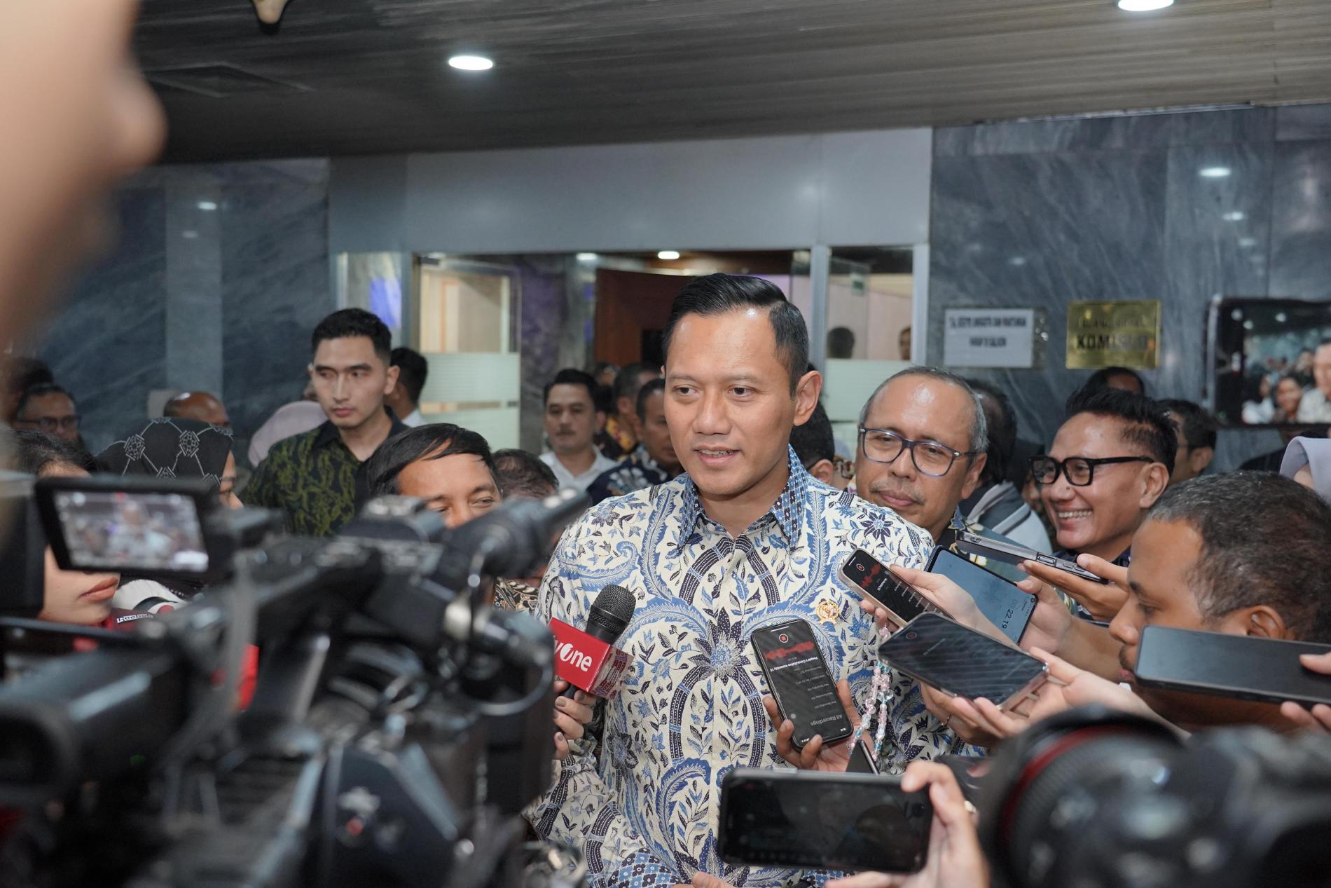 AHY Paparkan Capaian Kinerja Tahun 2023 dan Rancangan Program Kerja Tahun 2024 di Rapat Komisi II DPR RI 