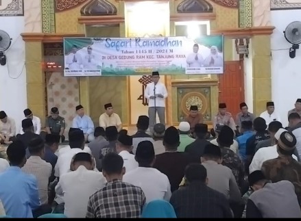 2 Tim Gabung Akhiri Safari Ramadan di Masjid Agung Al-Iklas, Mesuji
