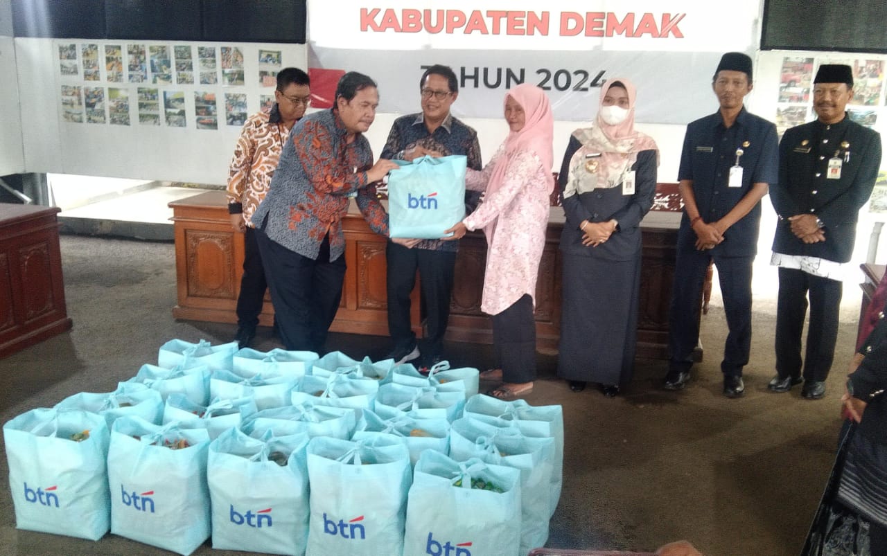 BTN Salurkan Paket Sembako untuk Korban Banjir di Demak, Wujud Tanggung Jawab Sosial