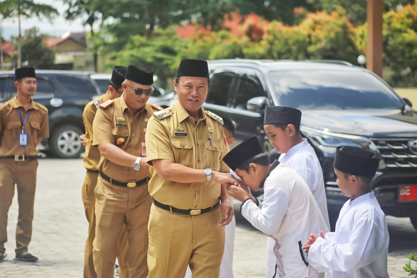Hadiri Ujian Terbuka Dan Bakti Sosial Rumah Quran, Nukman Janji Umrohkan Salah Siwa.