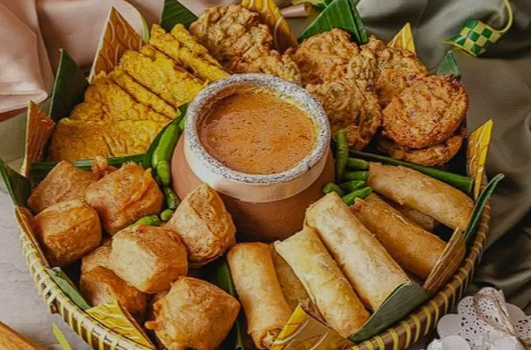 Alasan Tak Dianjurkan Makan Gorengan Saat Buka Puasa