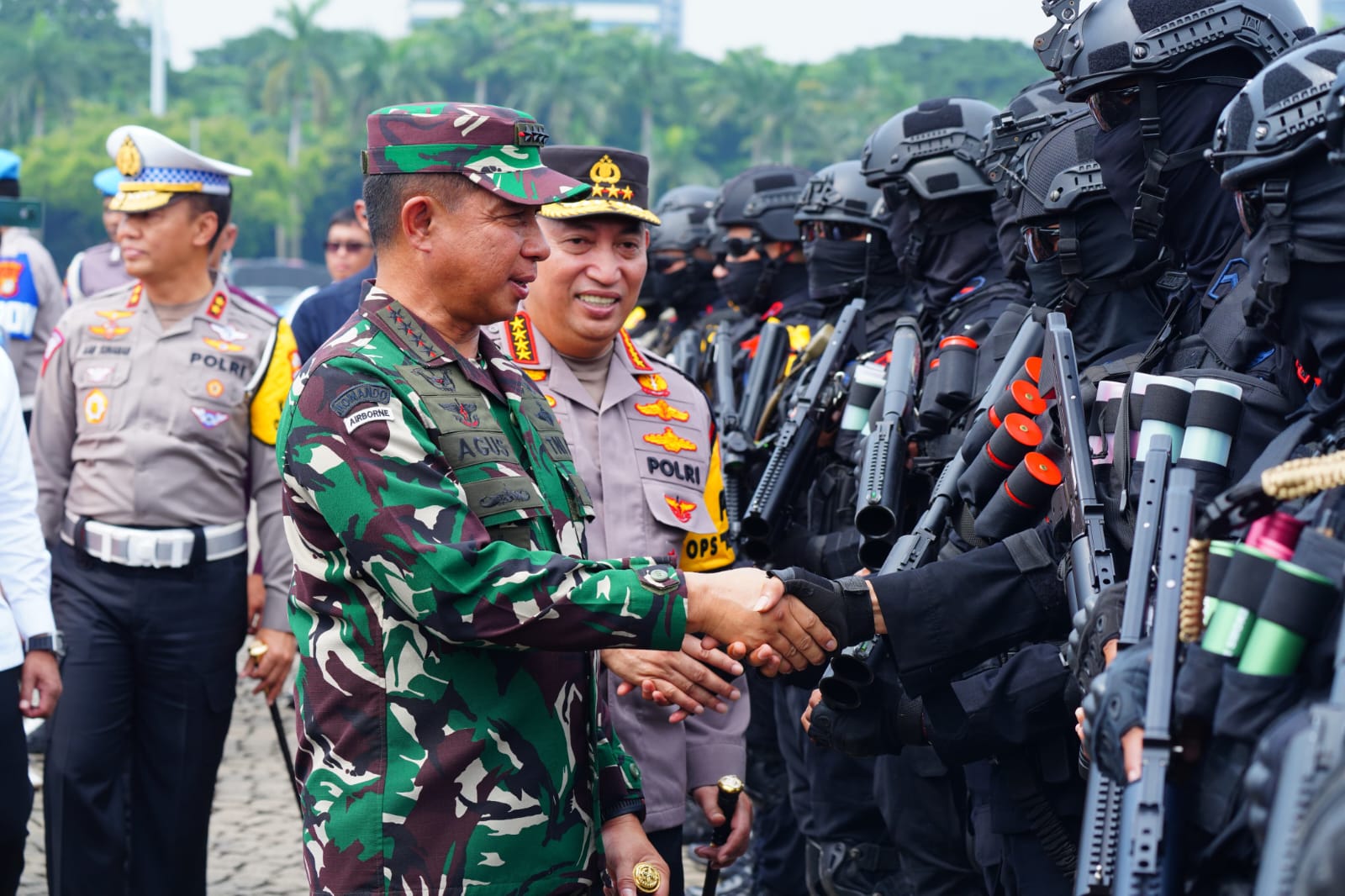Panglima TNI dan Kapolri Pimpin Apel Gelar Pasukan Pengamanan Idul Fitri 1445 H Tahun 2024