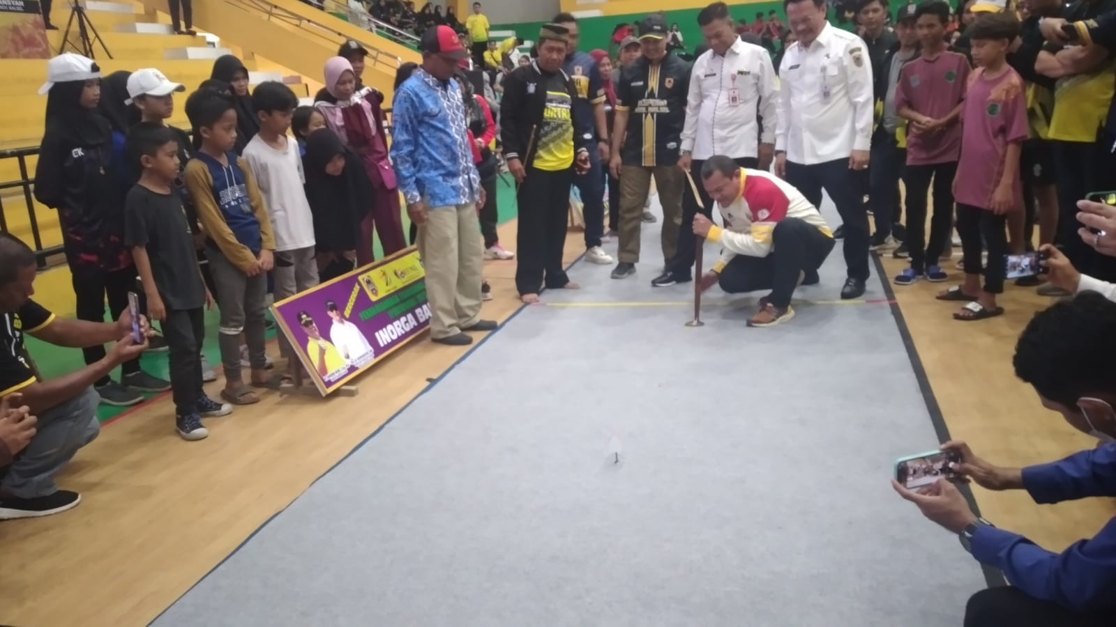 PERMAINAN BALOGO dipertandingkan di Popda Kalsel. (foto: ist/heloindonesia)