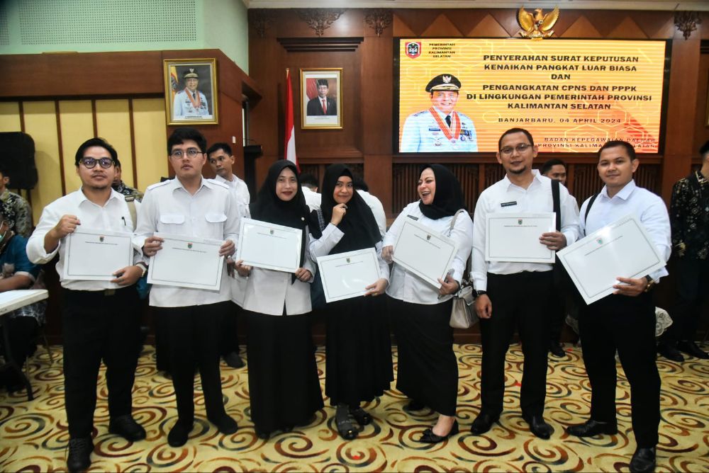 1.149 Pegawai Pemerintah dengan Perjanjian Kerja Terima SK Pengangkatan 