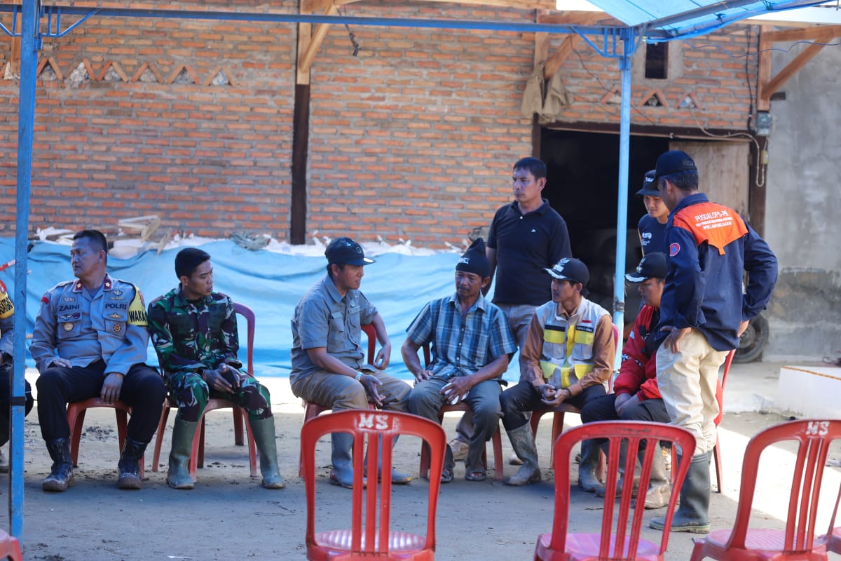 Pj Bupati Nukman Sambangi Keluarga Korban Hanyut di Sungai Way Semangka.