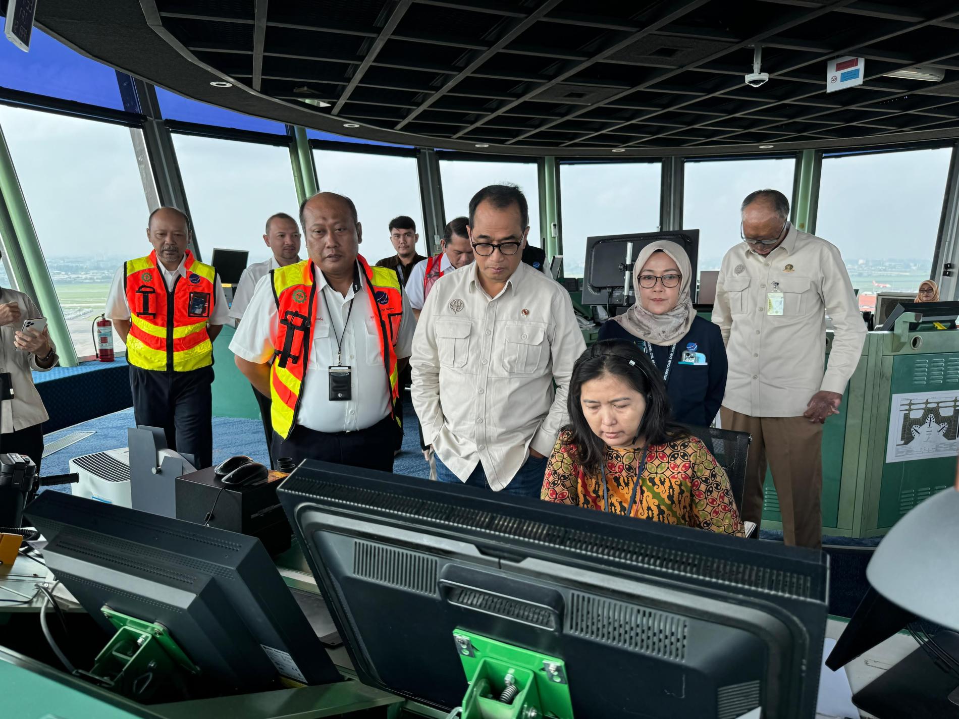 Telah Layani 36ribu Penerbangan Hingga Lebaran 2024, Menhub Kunjungi AirNav Indonesia
