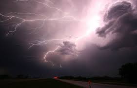 Lima Pemancing Tersambar Petir di Kecamatan Aranio, Dua Diantaranya Tenggelam