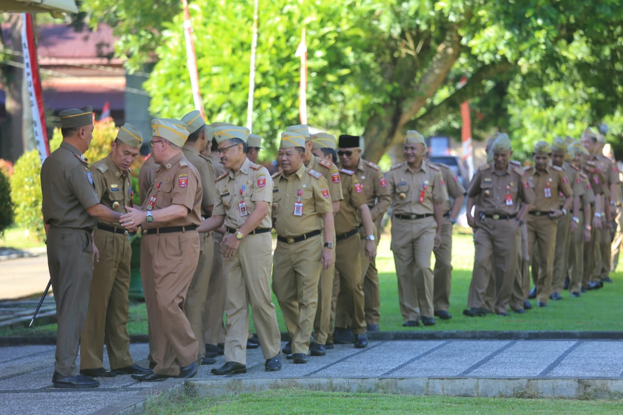 Drs. Nukman M.M Periksa Tingkat Kehadiran Pegawai Pemkab Lambar