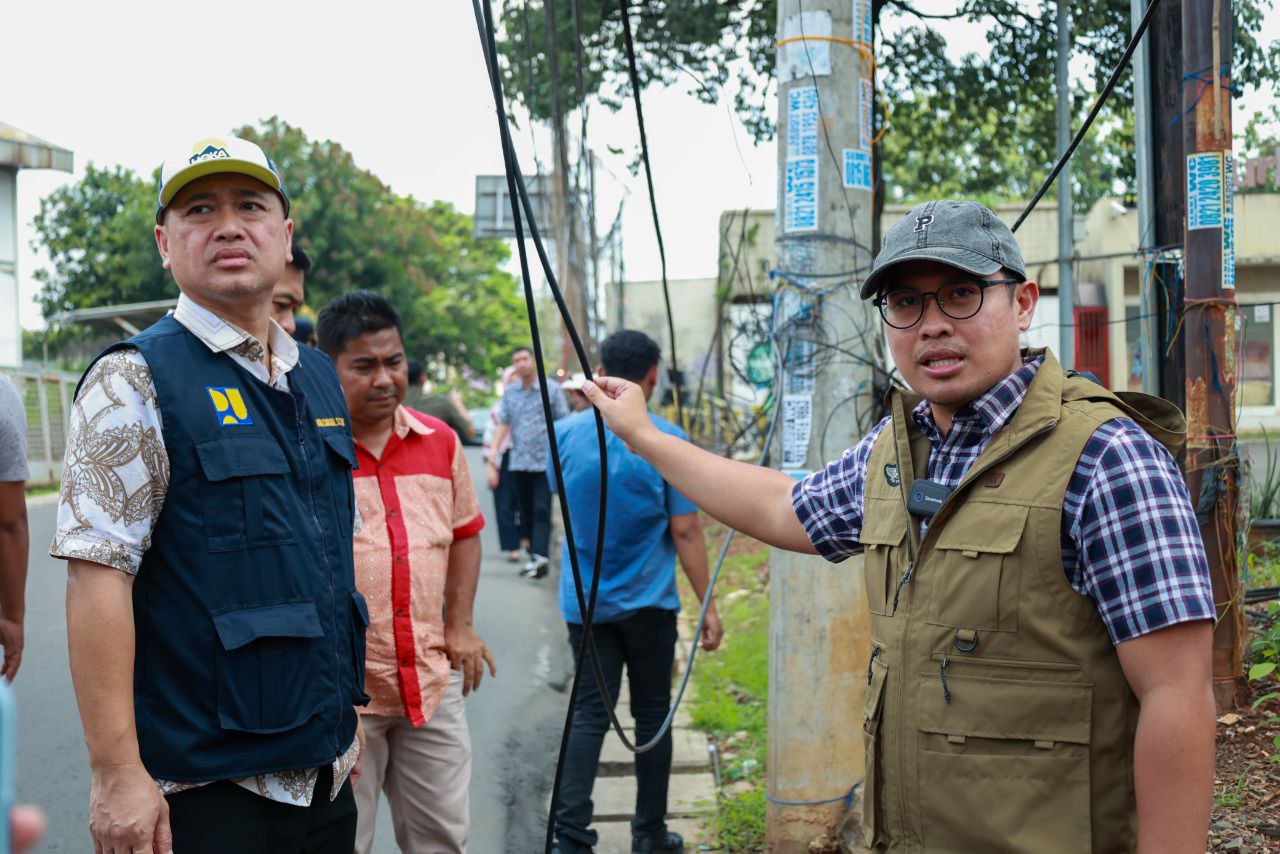 Siap-siap, Pemkot Tangsel Mulai Rapihkan 5 Ruas Jalan dari Kabel Menjuntai
