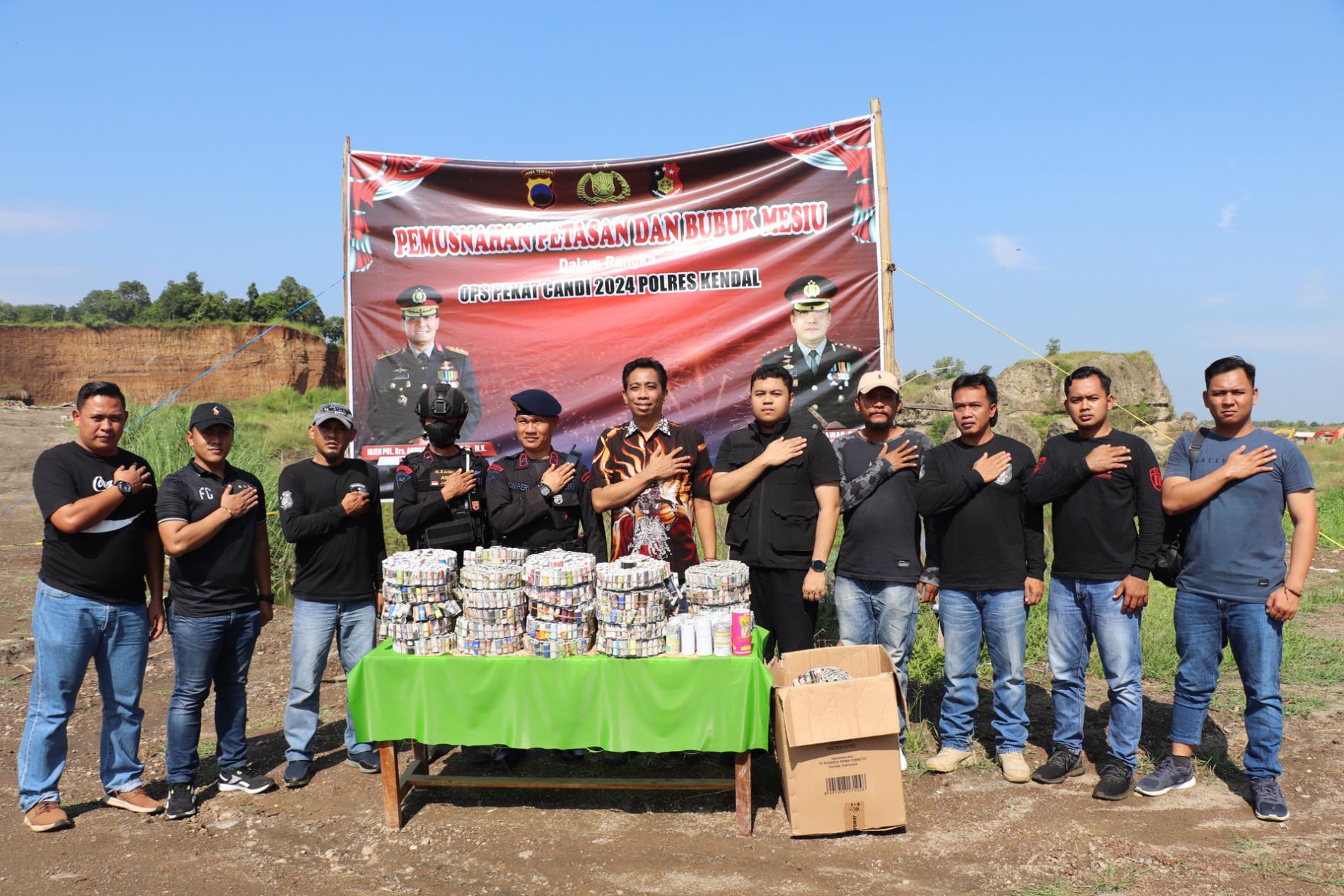 Ribuan Petasan Hasil Operasi Pekat 2024 Polres Kendal Dimusnahkan Tim Gegana