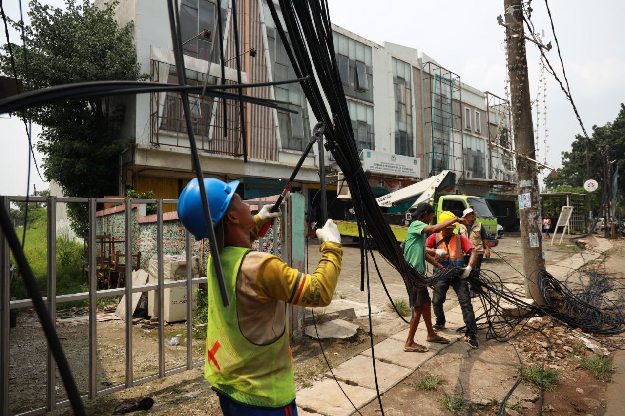 Lewat Perwal No.47 Tahun 2019, Senjata Pemkot Tangsel Berantas Kabel Fiber Optik yang Semrawut
