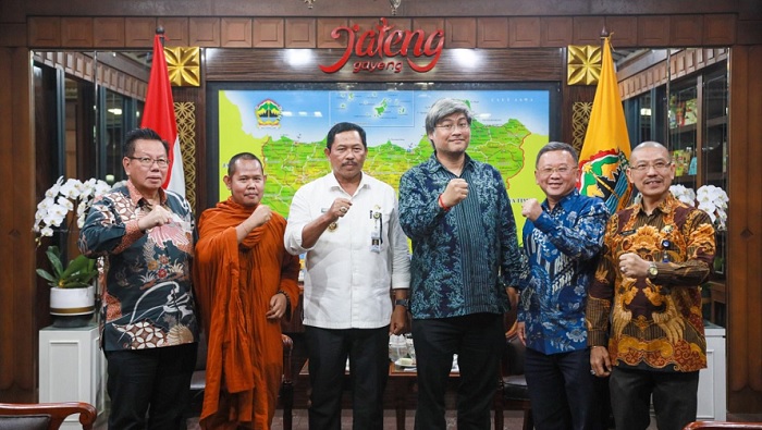 Sambut Waisak, Bikkhu Lakukan Thudong dengan Jalan Kaki dari India ke Borobudur