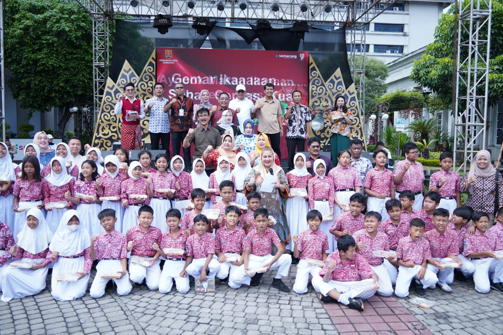Demi Tumbuh Kembang Anak, Mbak Ita Minta Gerakan Makan Ikan Gencar Dilakukan