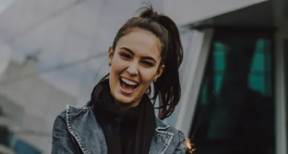 5 Zodiak Terpuji yang Tak Suka Meremehkan Orang Lain