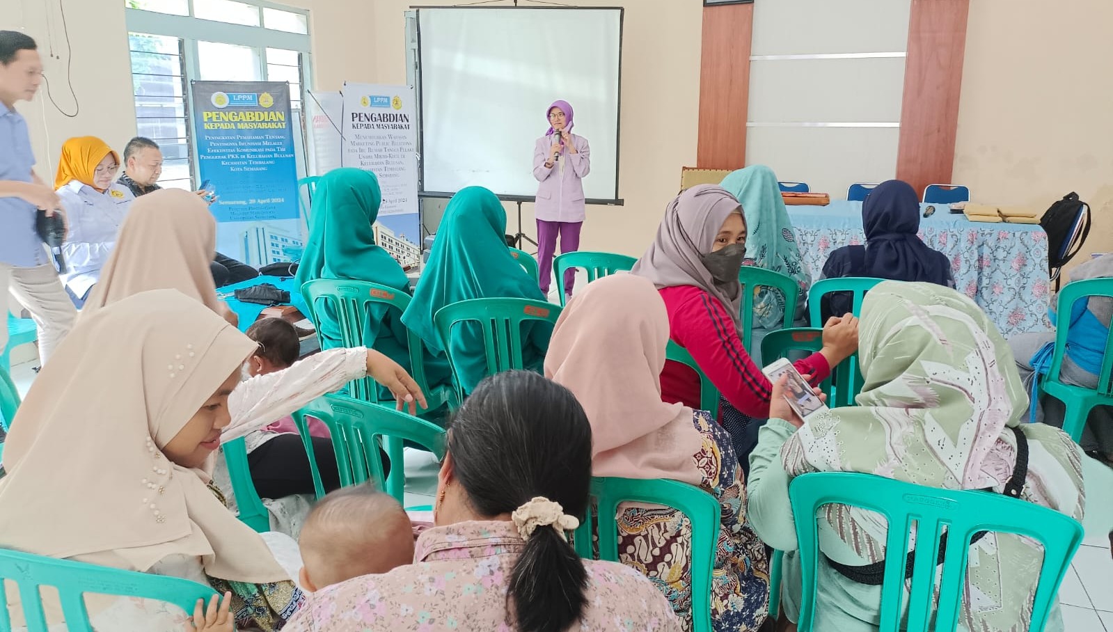 Tim PkM Dosen Magister Manajemen USM Beri Penyuluhan Pentingnya Imunisasi