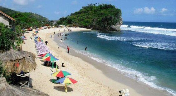 Cari Inspirasi Liburan? Kunjungi Pantai Sepanjang, Surga Tersembunyi di Gunungkidul!