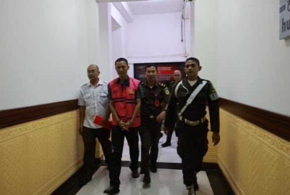 Ditahan,