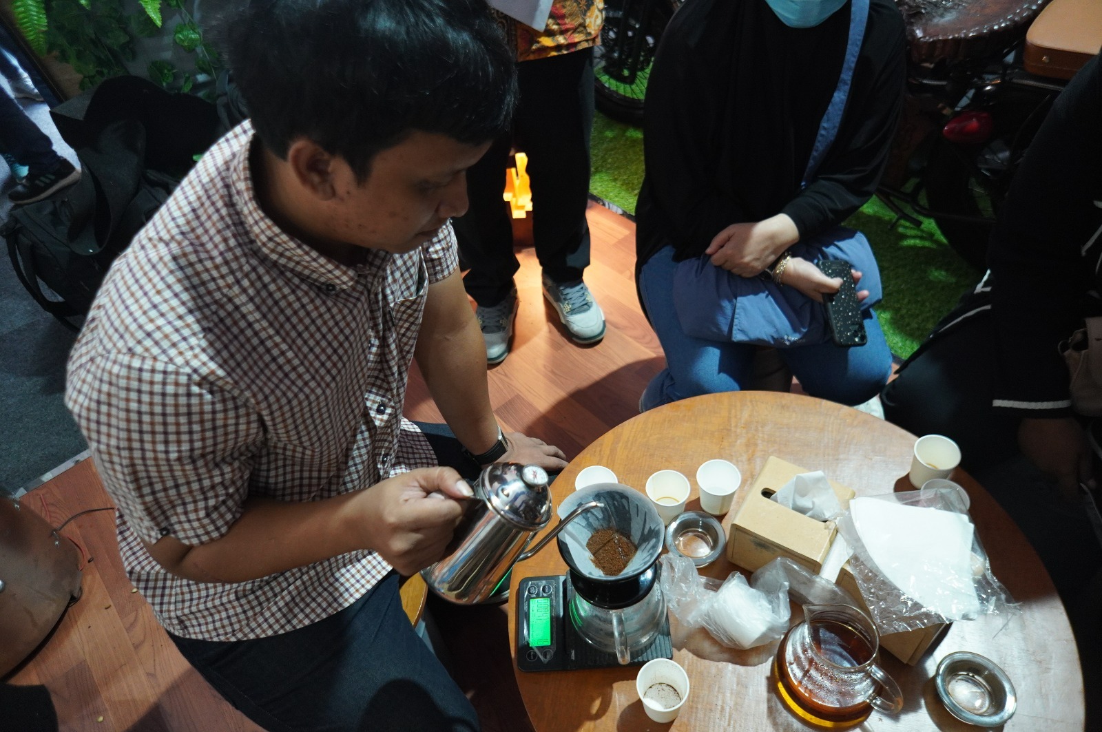 Kemendikbudristek Buka Magang di Industri bagi Instruktur LKP Barista dan Otomotif Sepeda Motor