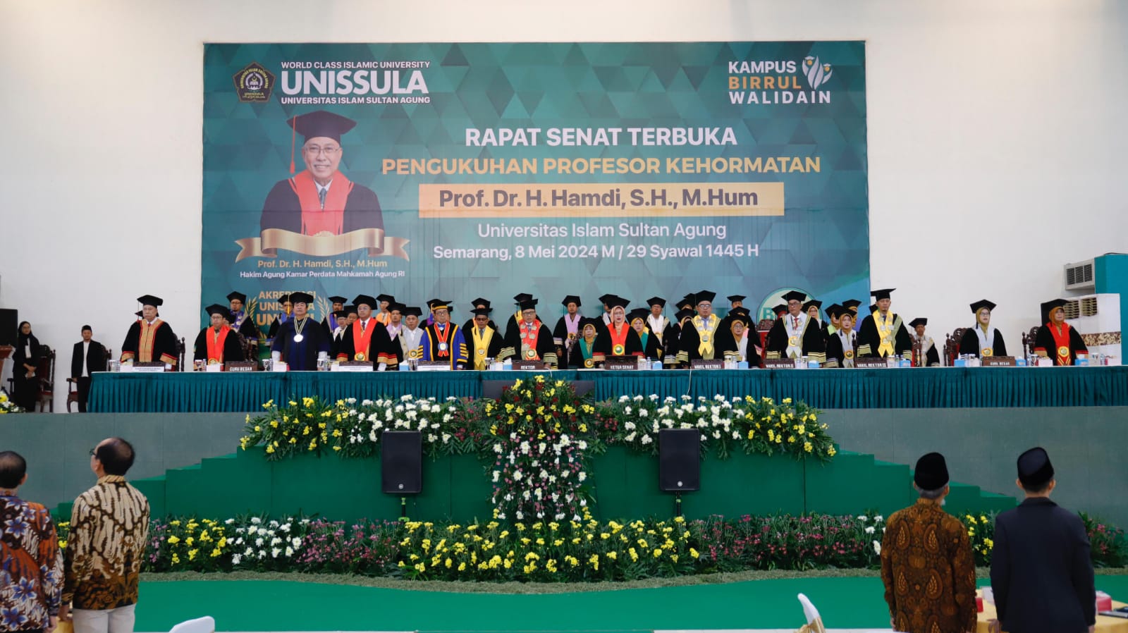 Hakim Agung Hamdi Dikukuhkan Sebagai Profesor Kehormatan 
