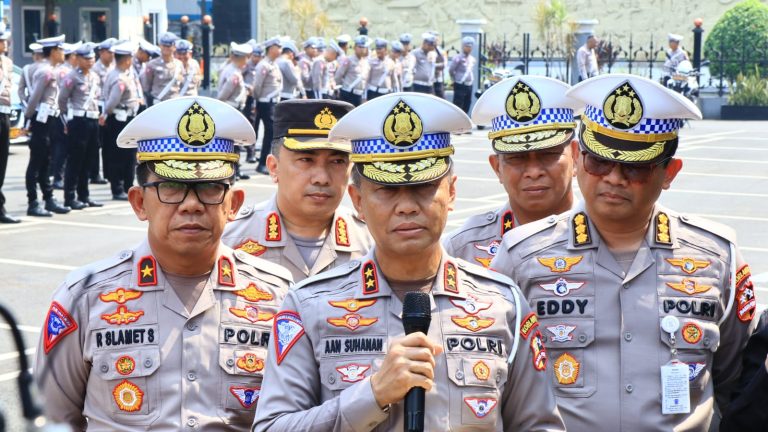 Polri Bagi Tugas dengan TNI Kawal Delegasi World Water Forum ke - 10 di Bali