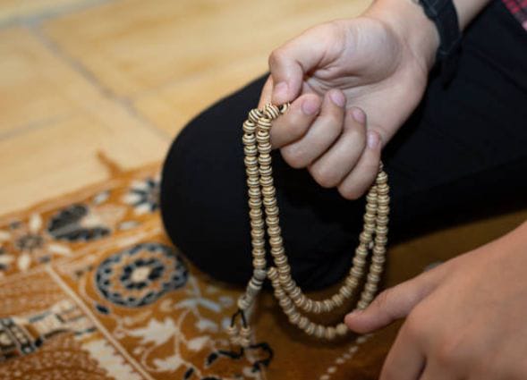 Ketahuilah, Bacaan Dzikir Singkat Ini, dapat Menggugurkan Dosa-dosa