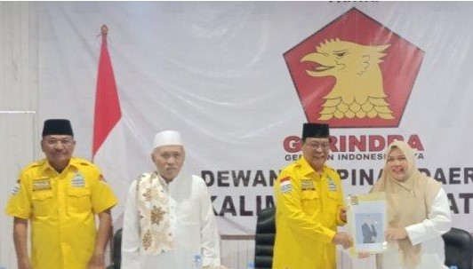 Ketua Golkar Kalsel Antar Berkas Istrinya jadi Calon Gubernur ke Partai Gerindra Kalsel