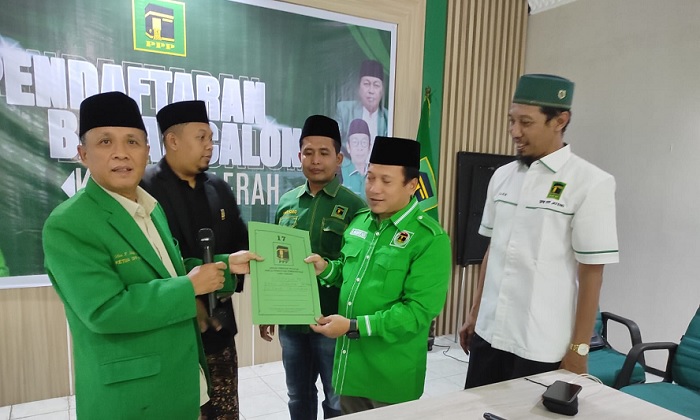 Maju Jadi Bacawagub Jateng, Istajib akan Ziarah ke Makam Mbah Maimun di Mekah