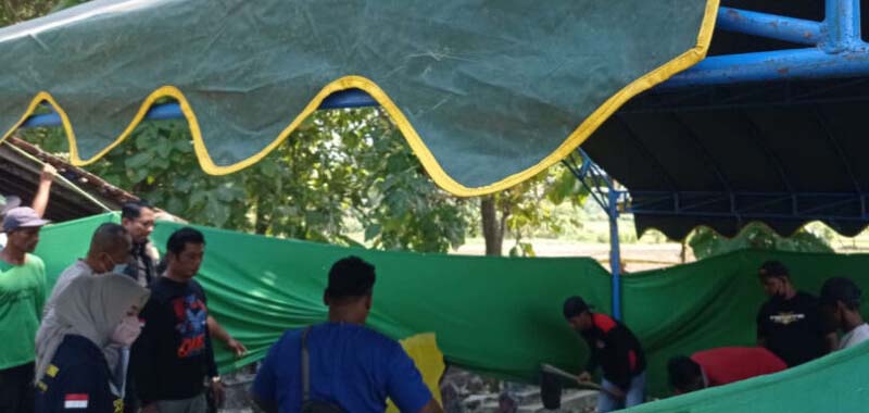 BONGKAR MAKAM