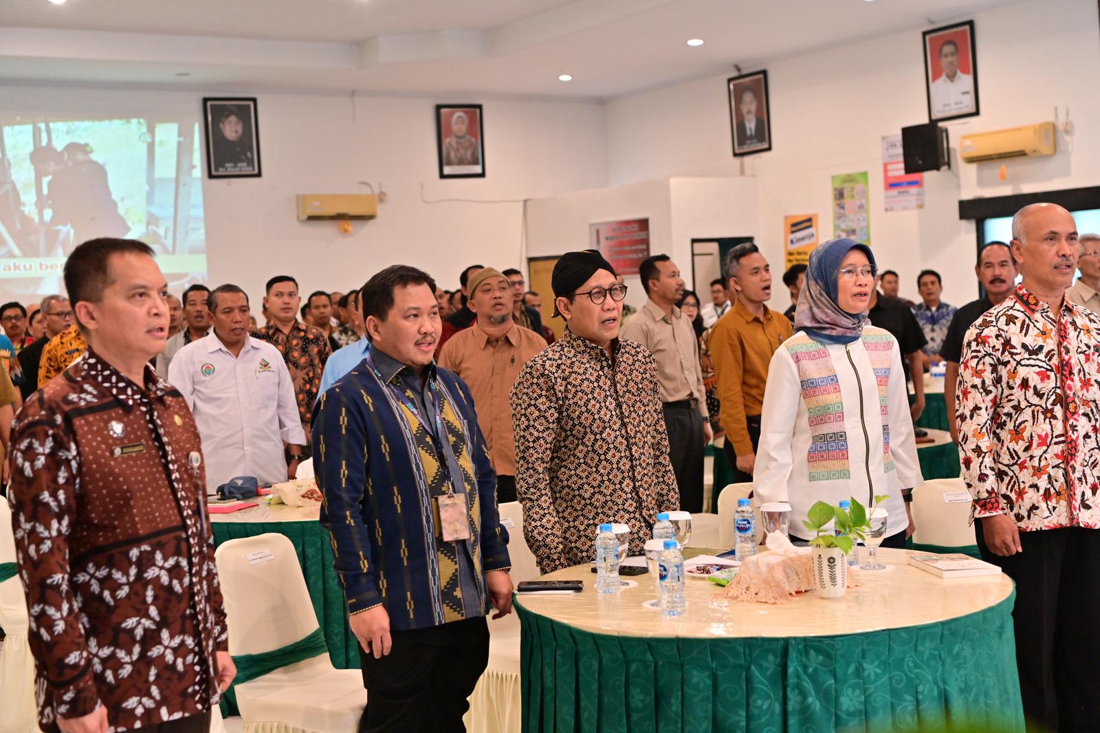 Badan Usaha Milik Desa dan LKD Harus Jadi Motor Penggerak Ekonomi Desa