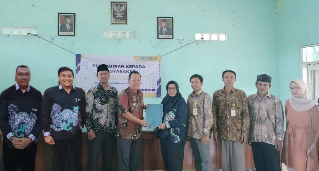 Tim PkM FT USM Beri Pendampingan Perbaikan Jalan Utama di Kabupaten Grobogan
