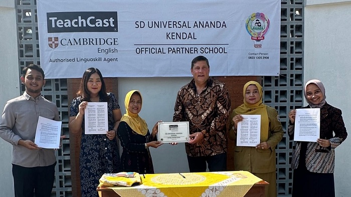 SD Universal Ananda Kendal Jalin Kerja Sama dengan TeachCast Cambridge