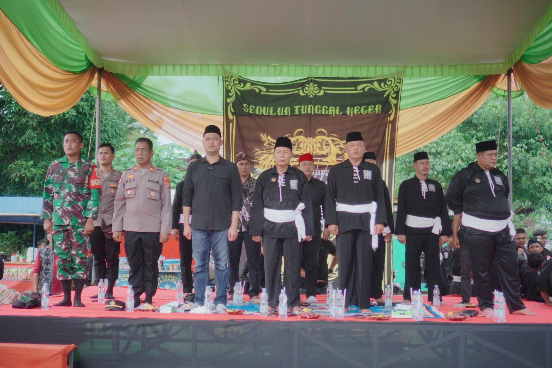 Mewakili PJ Bupati Tubaba Surya Jaya Rades Ukir kebersama dengan PSHT.