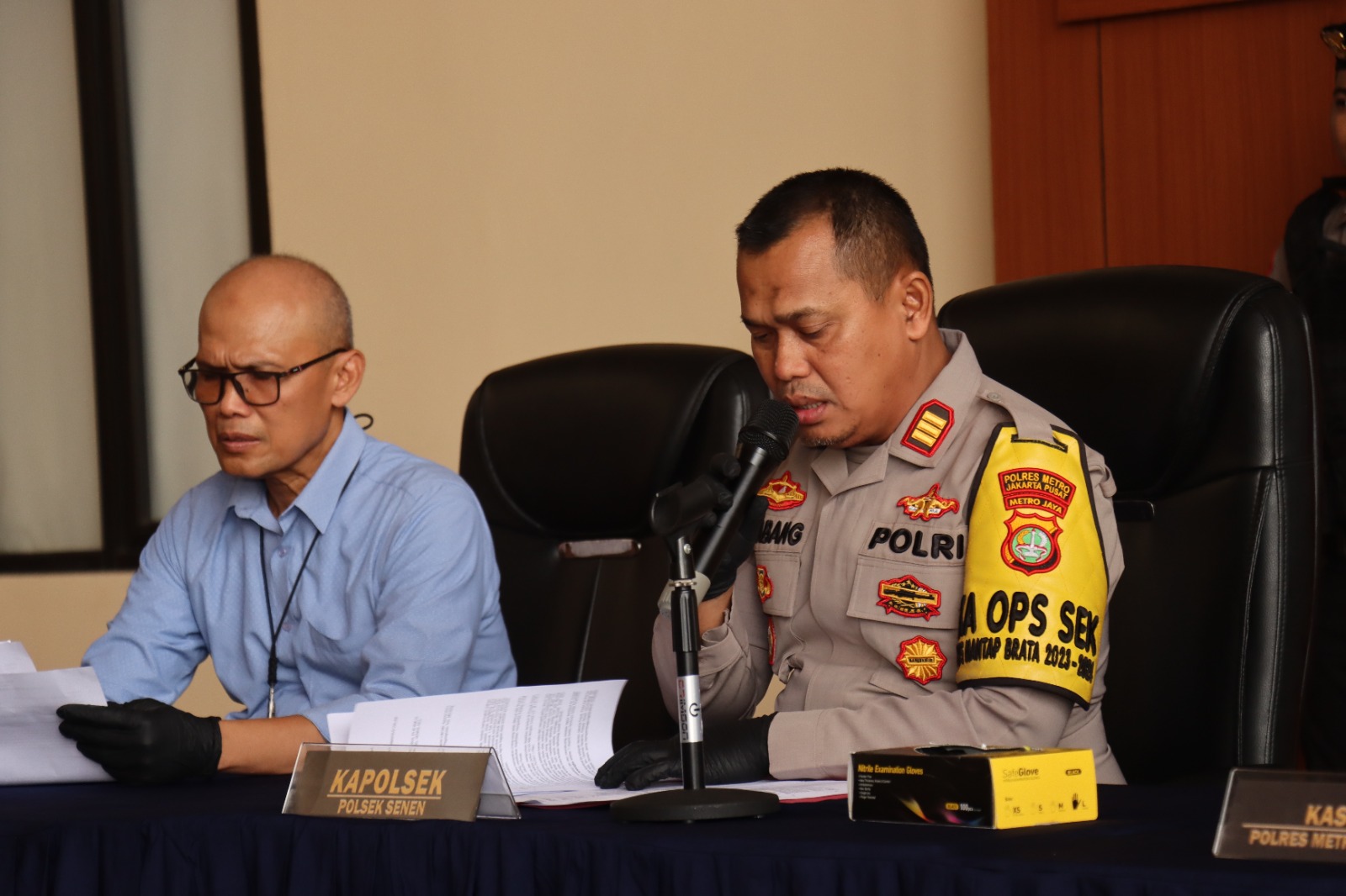 Hanya Cekcok Mulut, Sesama Preman Menusuk Kawan Sendiri Hingga Kritis.