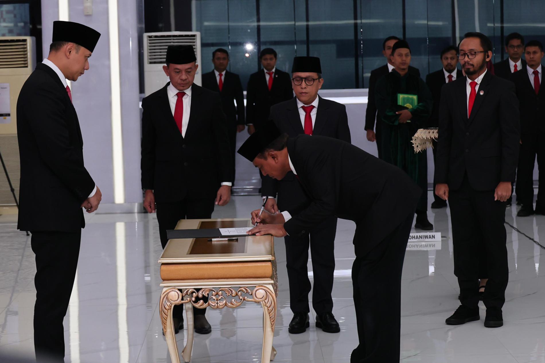 Lantik Dirjen Tata Ruang, Menteri AHY Harapkan Percepatan Penyelesaian RDTR