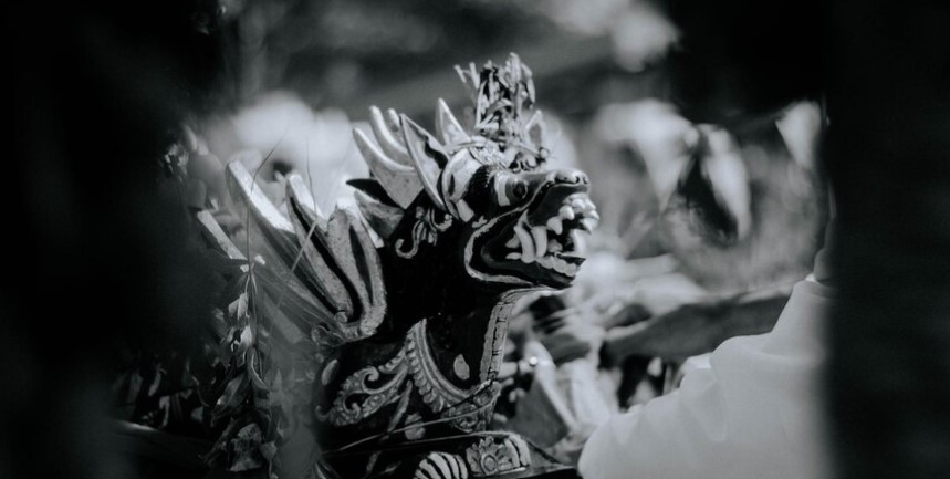 9 Tanda Seseorang Dijaga Khodam Leluhur Sakti dan Tidak Menyadarinya!