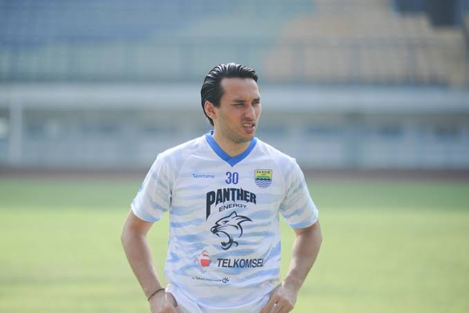 Ezra Walian Dikabarkan Sudah Deal Gabung Persik Kediri