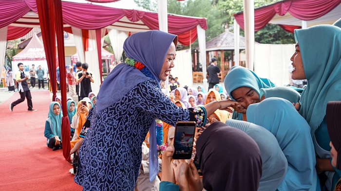 Bupati Mengajar, Tiwi Ajak Siswa SMKN 1 Bojongsari Bersemangat Tuntut Ilmu
