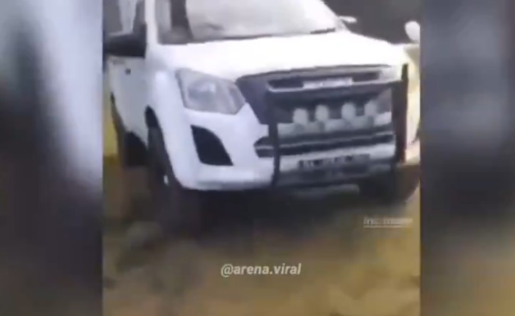 Viral! Video Dua Sejoli Nganu di Mobil, Ditegur Malah Tancap Gas!